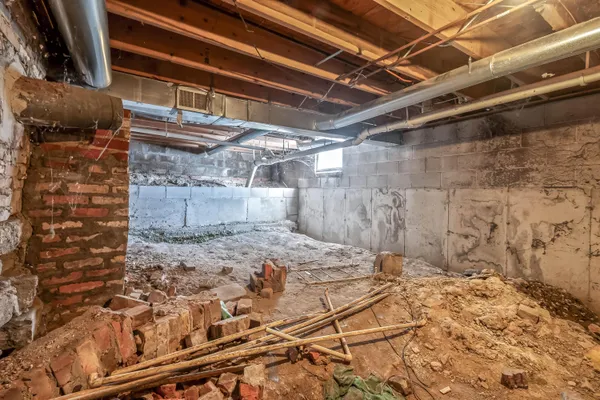 $229,900 | 437 Mckenzie Street, Hudson, MI 49247