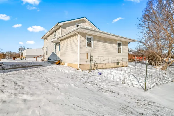 $229,900 | 437 Mckenzie Street, Hudson, MI 49247
