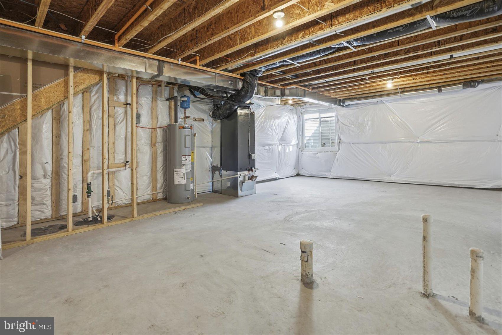 715 Hammonds Lane Baltimore, MD 21225 - Photo 25 of 29 a view of an empty room