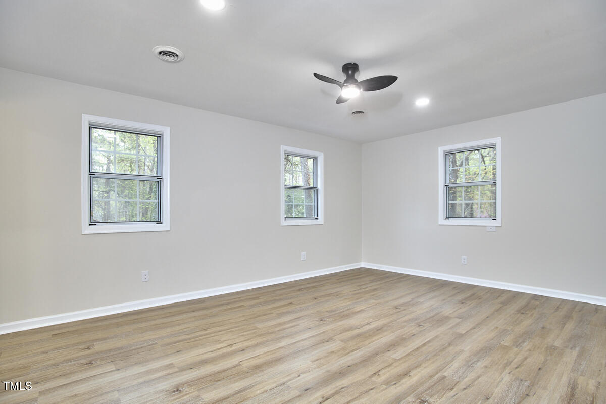 4 Timberlyne Road Chapel Hill, NC 27514 - Photo 30 of 61 Primary suite