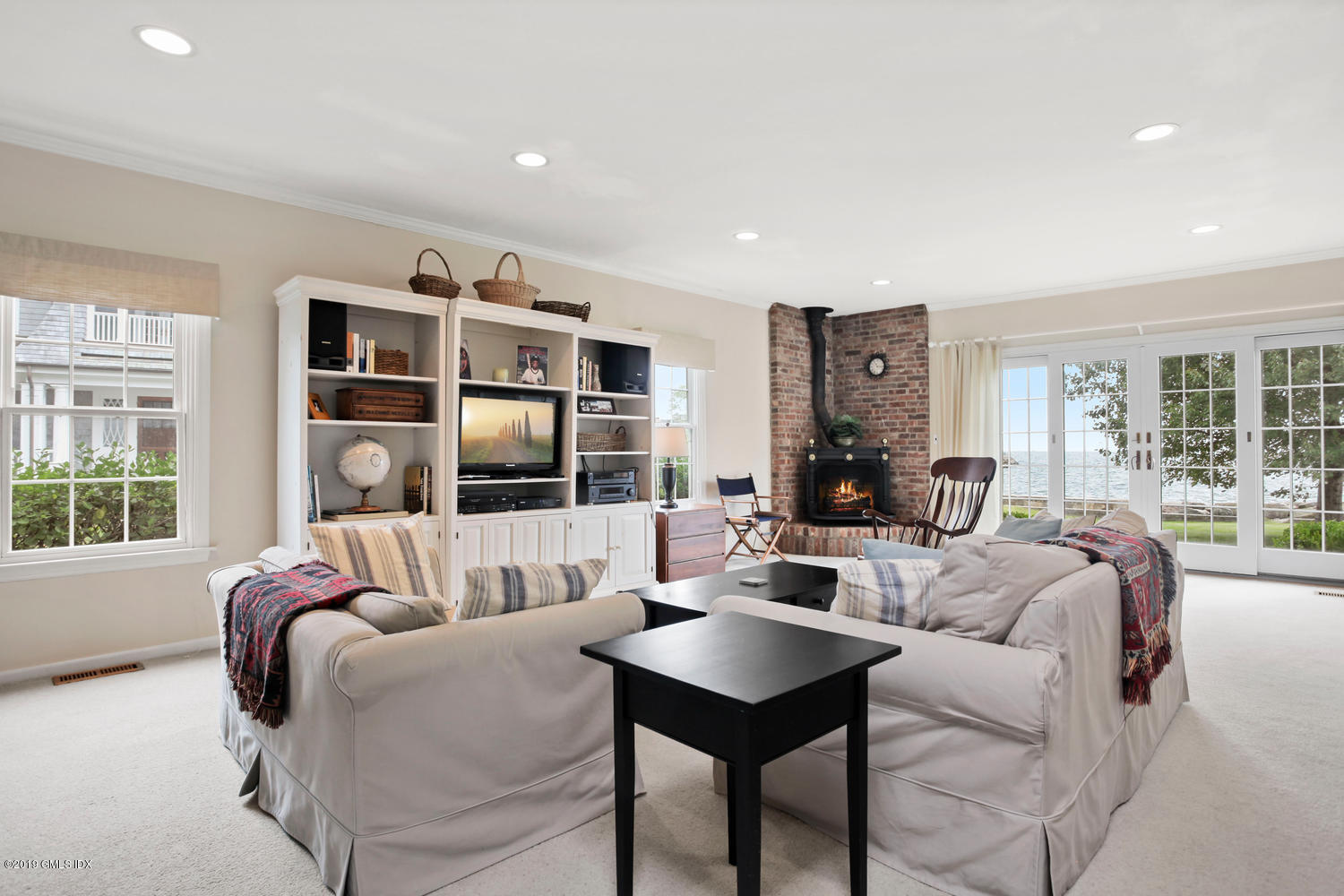 202 Shore Road Old Greenwich, CT 06870 - Photo 13 of 31 202 Shore Rd Old Greenwich CT-large-018-