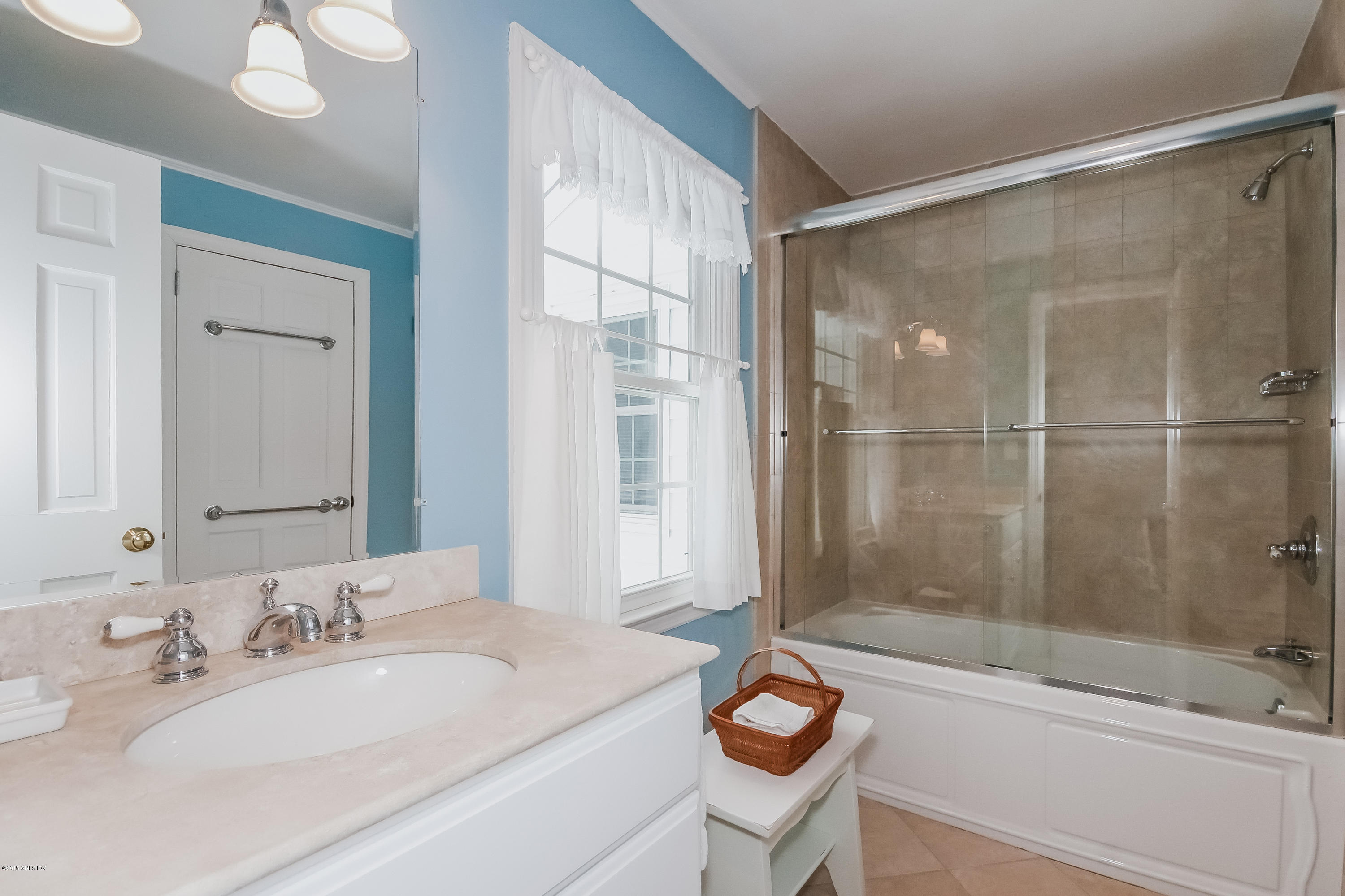 202 Shore Road Old Greenwich, CT 06870 - Photo 19 of 31 043-Bathroom-1473727-print.jpg
