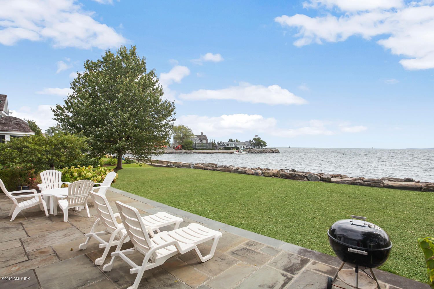202 Shore Road Old Greenwich, CT 06870 - Photo 24 of 31 202 Shore Rd Old Greenwich CT-large-021-