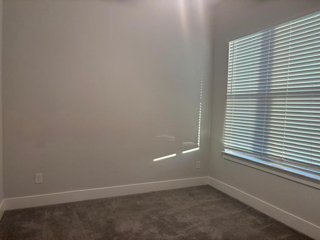 825 West Mayfield Road, Unit 102 Arlington, TX 76015 - Photo 5 of 17