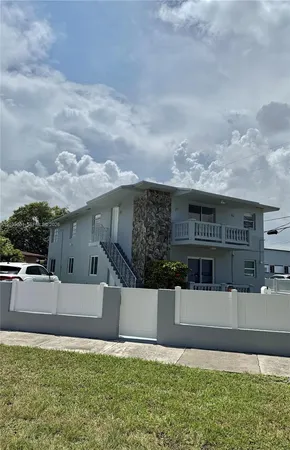 $3,200 | 22 Southwest 55th Avenue Road, Unit U, Miami, FL 33134