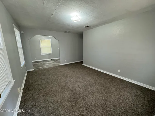 $1,095 | 5035 Campenella Drive, Jacksonville, FL 32209