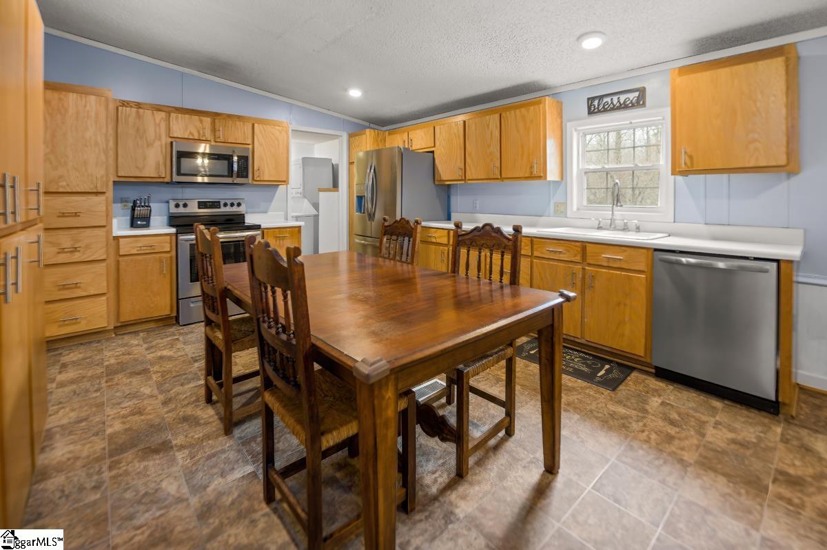 837 Robert P Jeanes Road Easley, SC 29640 - Photo 11 of 31 Gallery Image 11