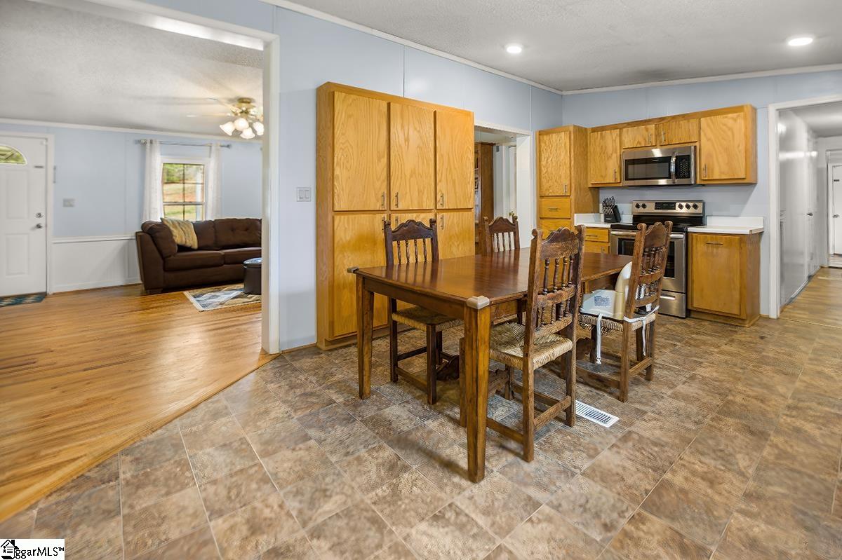 837 Robert P Jeanes Road Easley, SC 29640 - Photo 13 of 31 Gallery Image 13