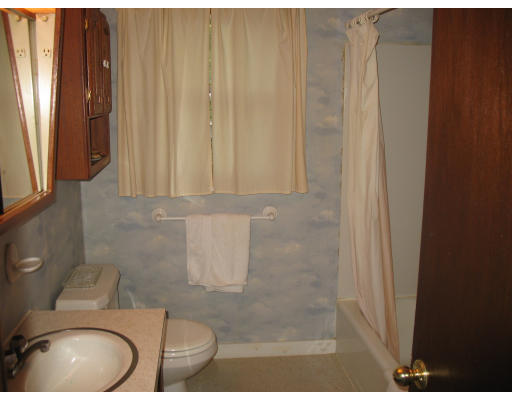 59 Florence Road Easthampton, MA 01027 - Photo 4 of 22