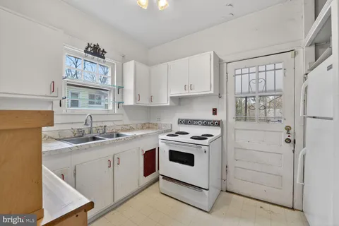 $500,000 | 736 Easley Street, Silver Spring, MD 20910