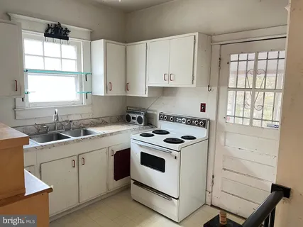 $500,000 | 736 Easley Street, Silver Spring, MD 20910