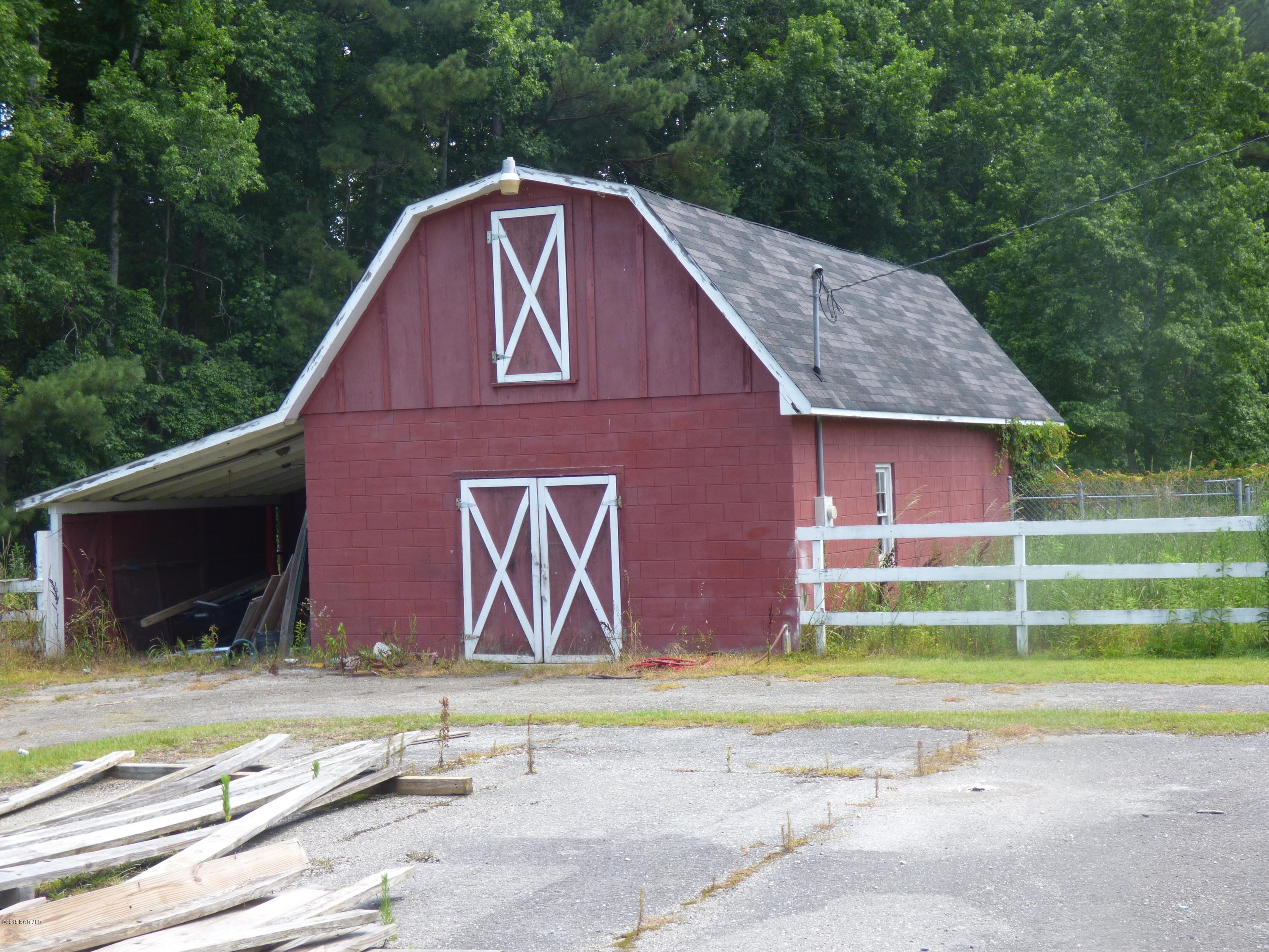 46 Hufham Road Bolton, NC 28423 - Photo 5 of 13 Barn