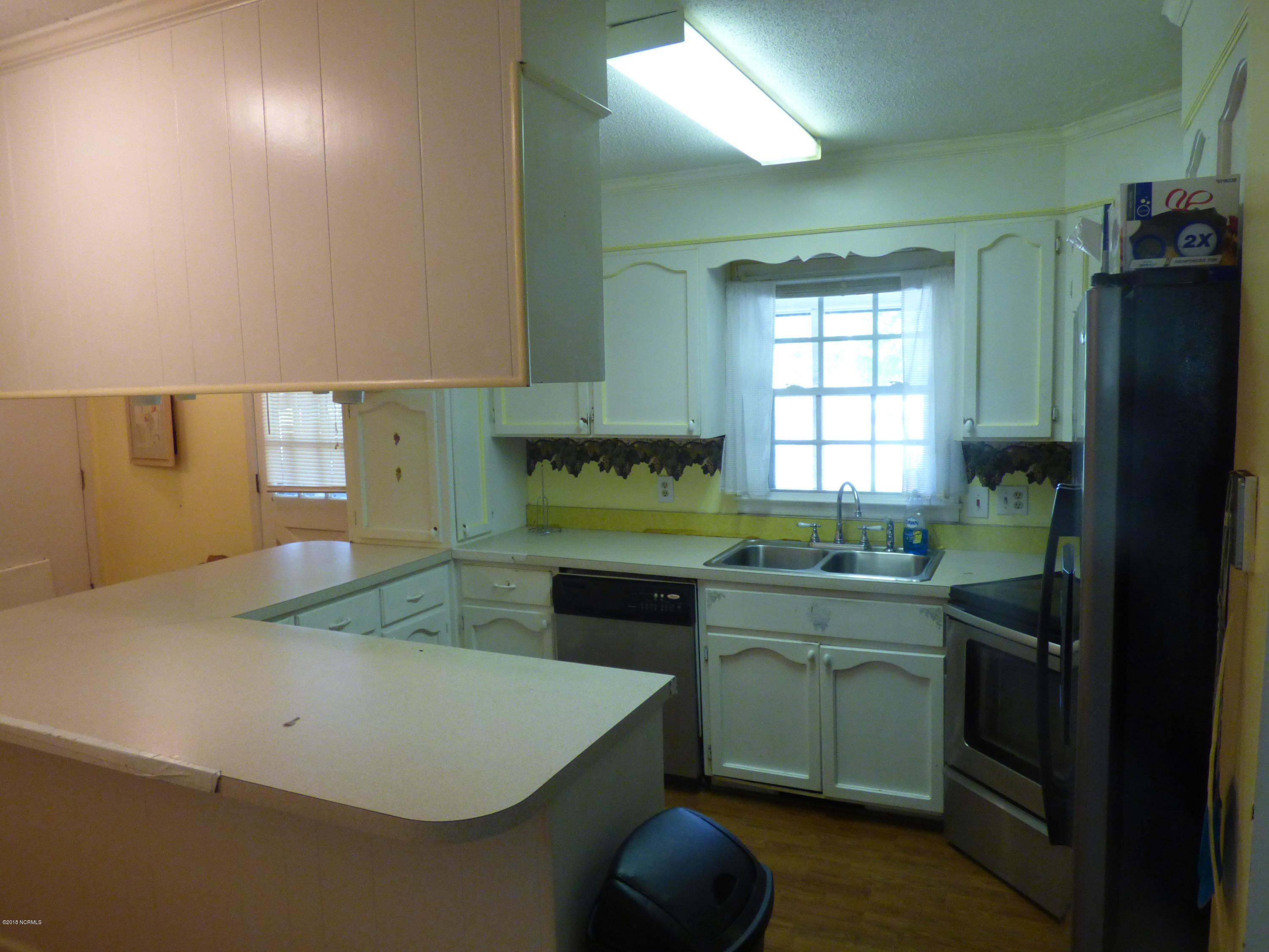 46 Hufham Road Bolton, NC 28423 - Photo 10 of 13 Eat in Kitchen
