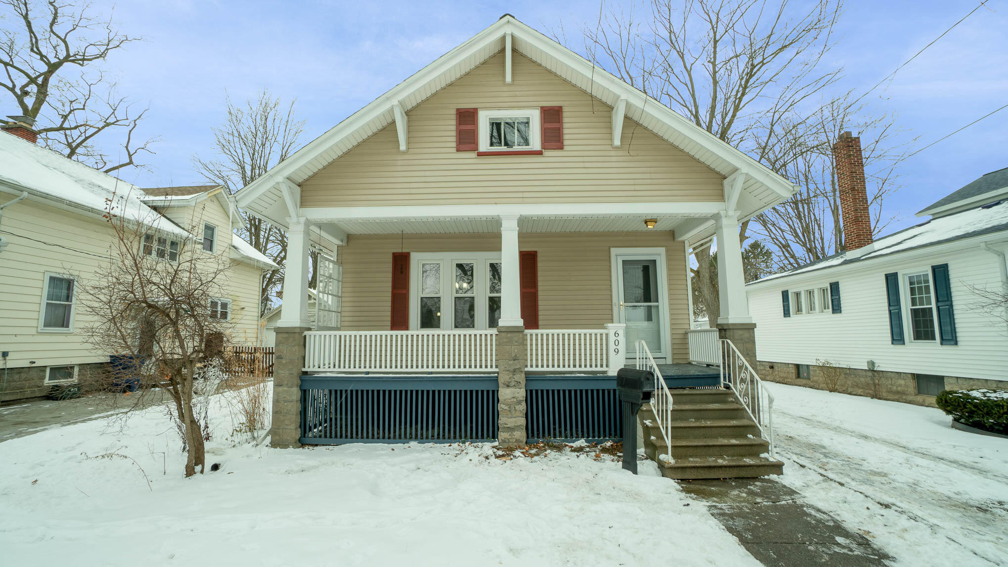 609 North Hampton Street Bay City, MI 48708 - Photo 1 of 13 DSC02076-Edit