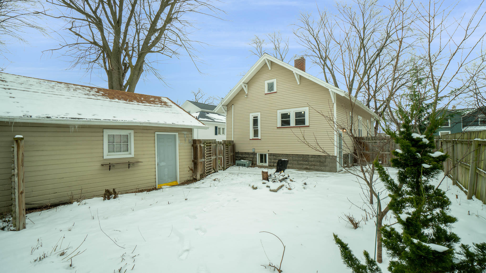 609 North Hampton Street Bay City, MI 48708 - Photo 3 of 13 DSC02079-Edit