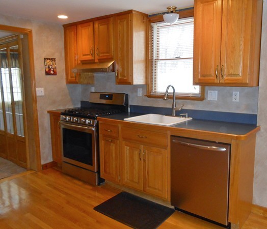 14 Lake View Road Weymouth, MA 02189 - Photo 5 of 17 Gallery Image 5