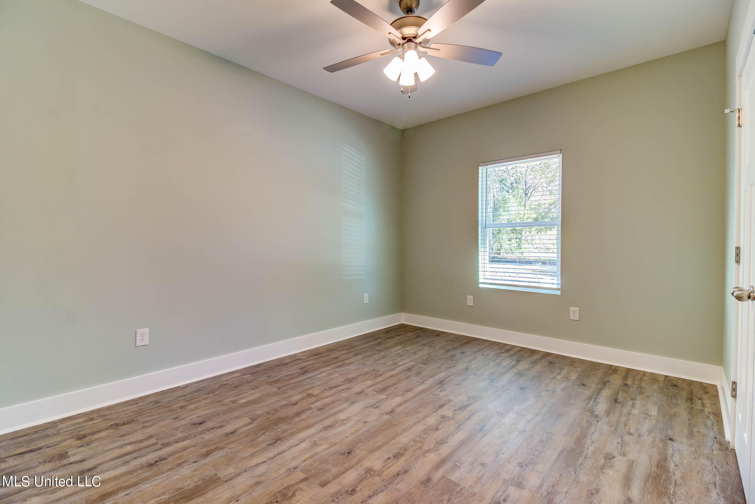 14055 Marie Road Gulfport, MS 39503 - Photo 19 of 47 14055 Marie Rd (23)