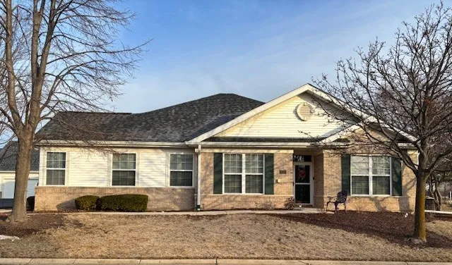 $324,900 | 16300 Crescent Lake Drive, Crest Hill, IL 60403