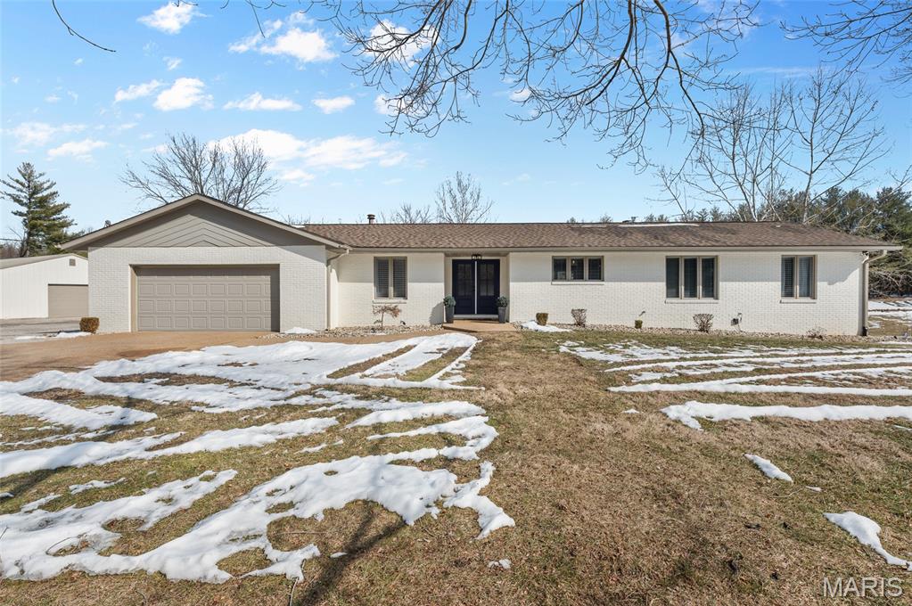 2100 Marine Road Highland, IL 62249 - Photo 1 of 52