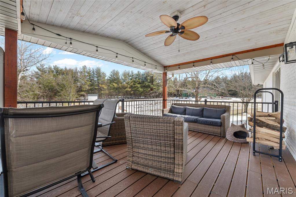 2100 Marine Road Highland, IL 62249 - Photo 15 of 52