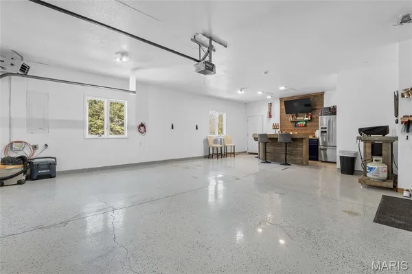 $540,000 | 2100 Marine Road, Highland, IL 62249