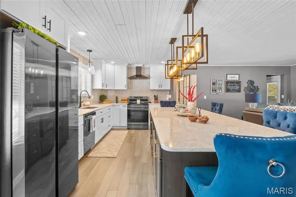 $540,000 | 2100 Marine Road, Highland, IL 62249