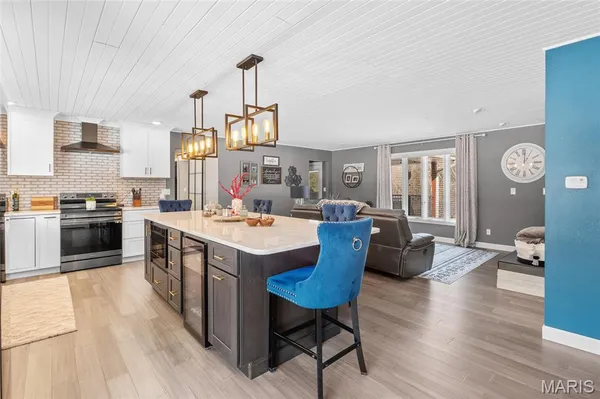 $540,000 | 2100 Marine Road, Highland, IL 62249