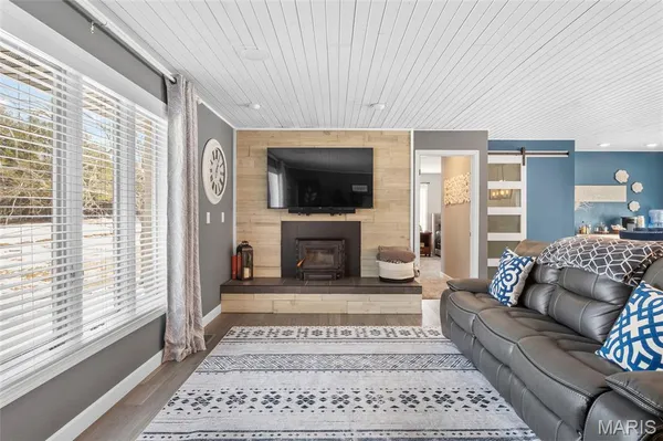 $540,000 | 2100 Marine Road, Highland, IL 62249