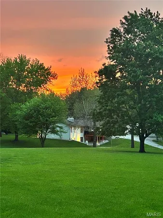 $540,000 | 2100 Marine Road, Highland, IL 62249