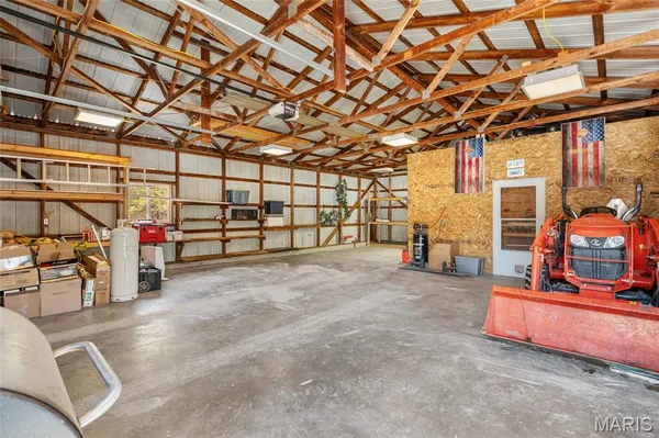 $540,000 | 2100 Marine Road, Highland, IL 62249