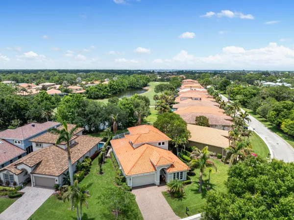 $785,000 | 910 Southwest Palm Cove Drive, Palm City, FL 34990
