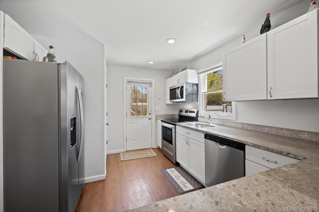 41 Babylon Street Mastic, NY 11950 - Photo 12 of 33