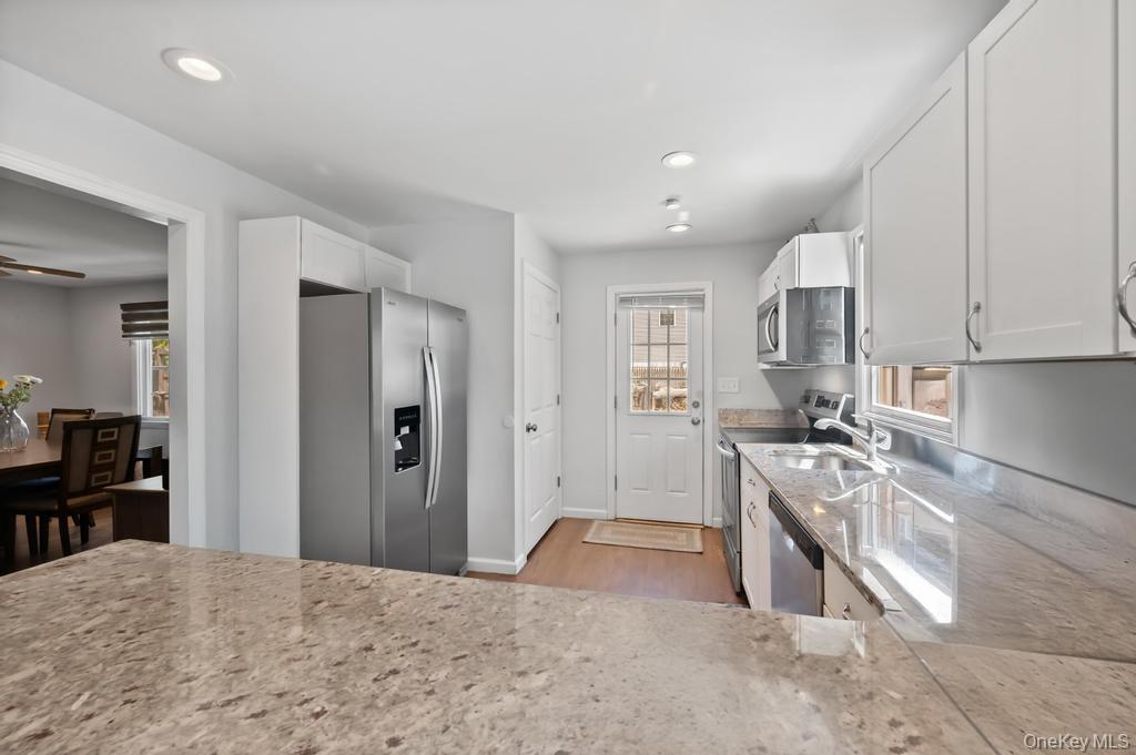 41 Babylon Street Mastic, NY 11950 - Photo 15 of 33