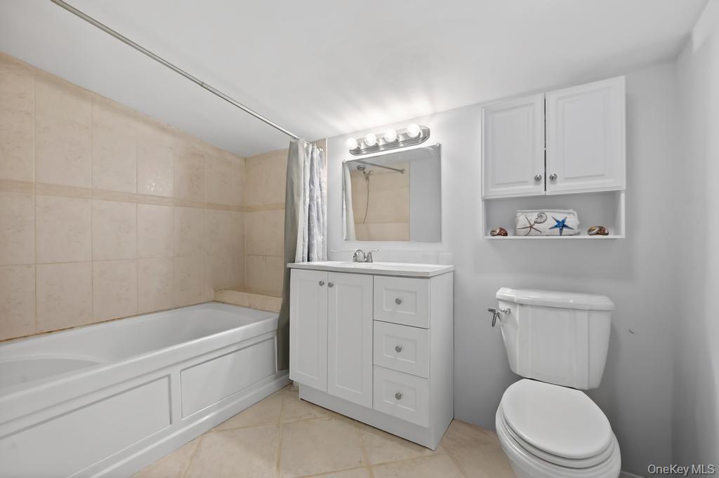 41 Babylon Street Mastic, NY 11950 - Photo 23 of 33