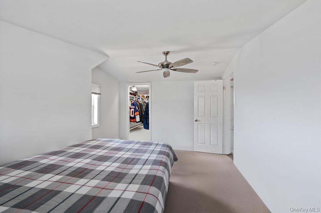 41 Babylon Street Mastic, NY 11950 - Photo 25 of 33