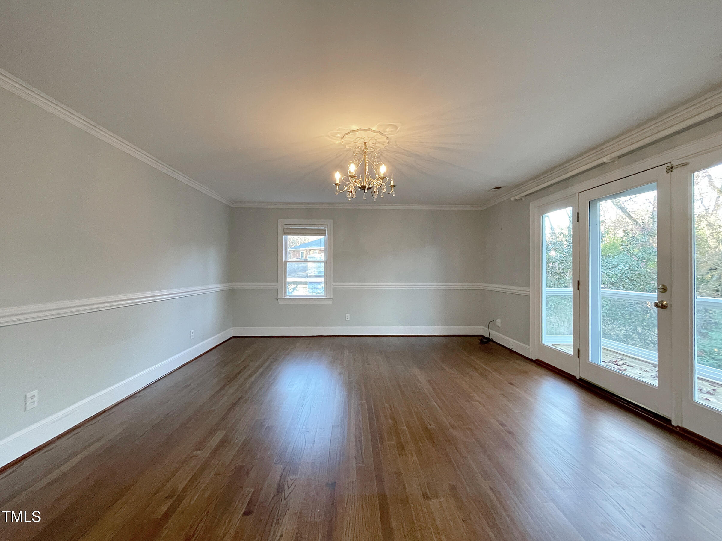 3222 Sussex Road Raleigh, NC 27612 - Photo 26 of 54 20241129_205228019_iOS