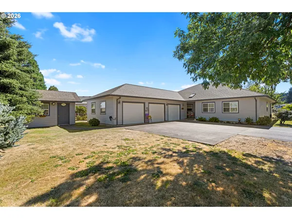 $450,000 | 160 Spear Lane, Yoncalla, OR 97499