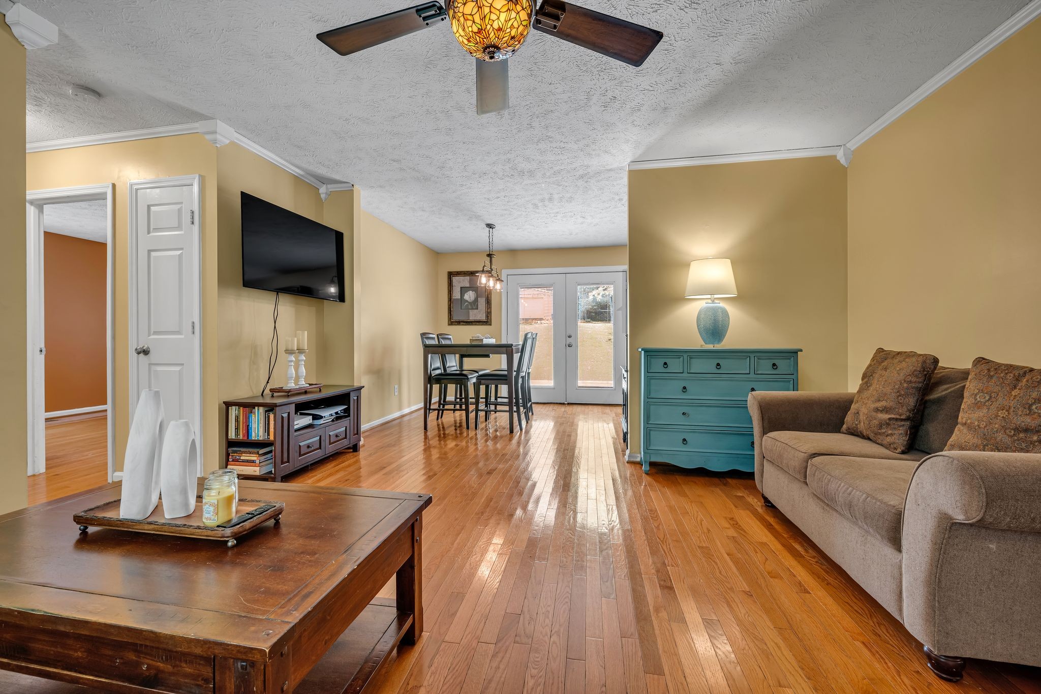 190 Gaskins Road Dickson, TN 37055 - Photo 5 of 25 a living room with furniture and a flat screen tv