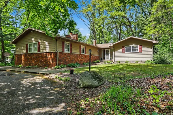 $335,000 | 24234 Oak Lane, Mattawan, MI 49071