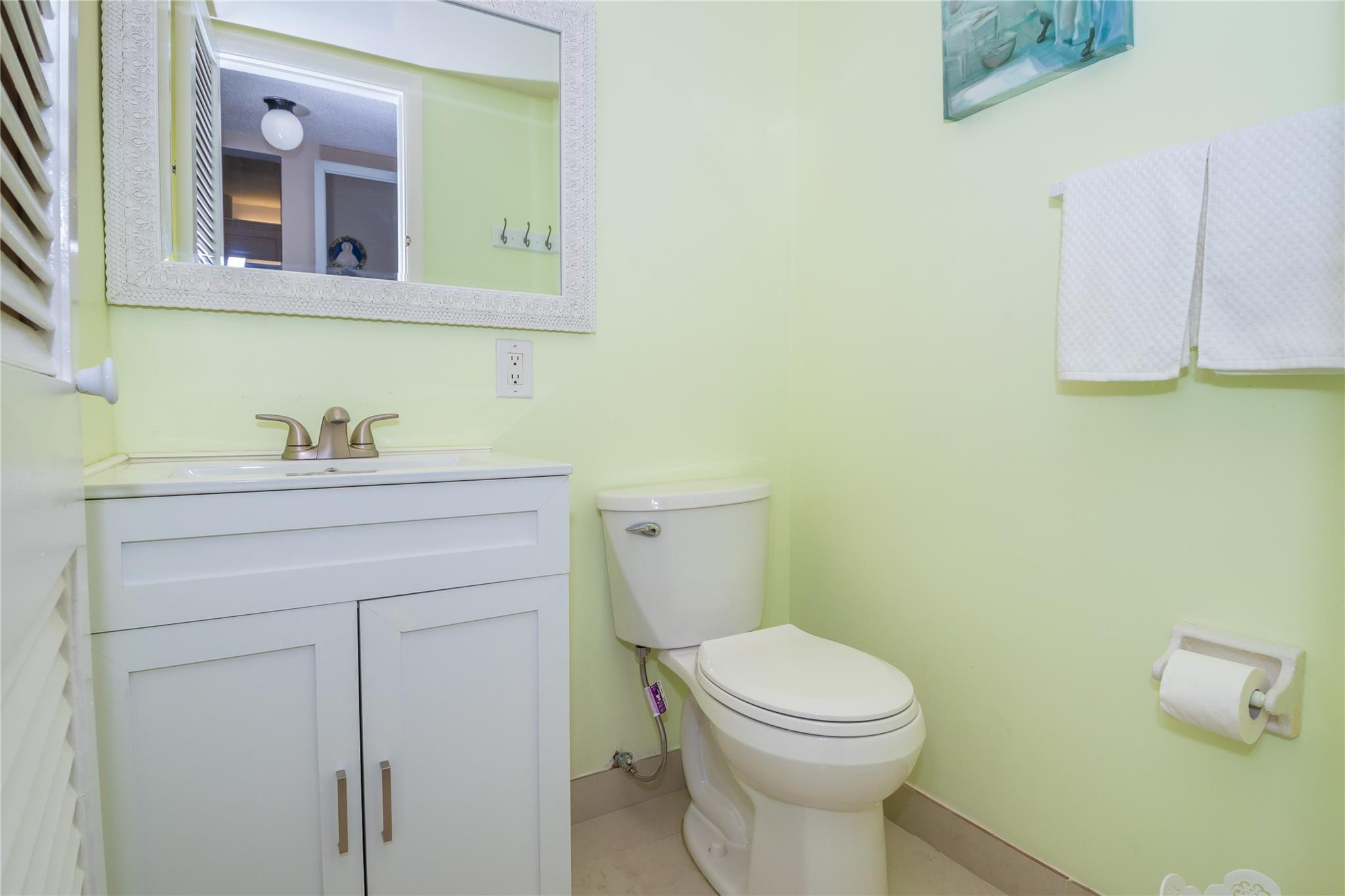 270 South Cypress Road, Unit 203 Pompano Beach, FL 33060 - Photo 25 of 40 Guest Bathroom