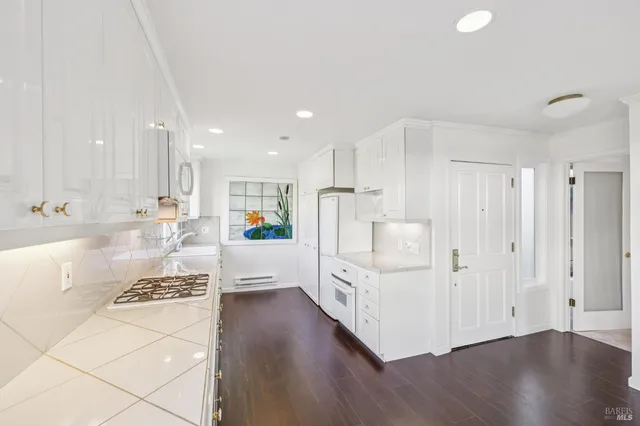 $595,000 | 505 Larkspur Plaza Drive, Unit 9, Larkspur, CA 94939