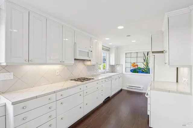 $595,000 | 505 Larkspur Plaza Drive, Unit 9, Larkspur, CA 94939