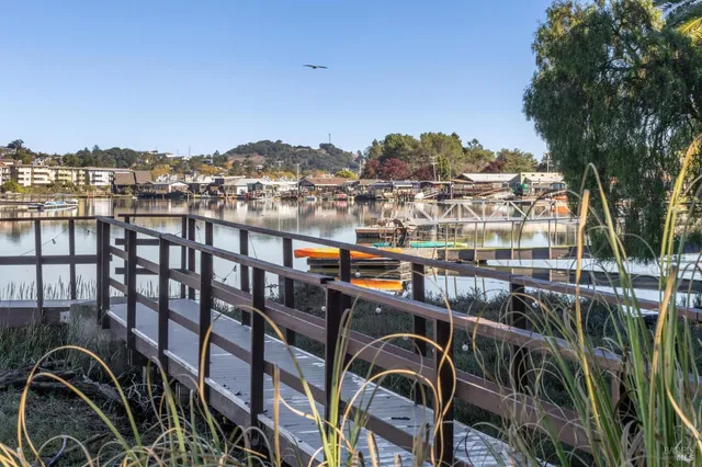 $595,000 | 505 Larkspur Plaza Drive, Unit 9, Larkspur, CA 94939