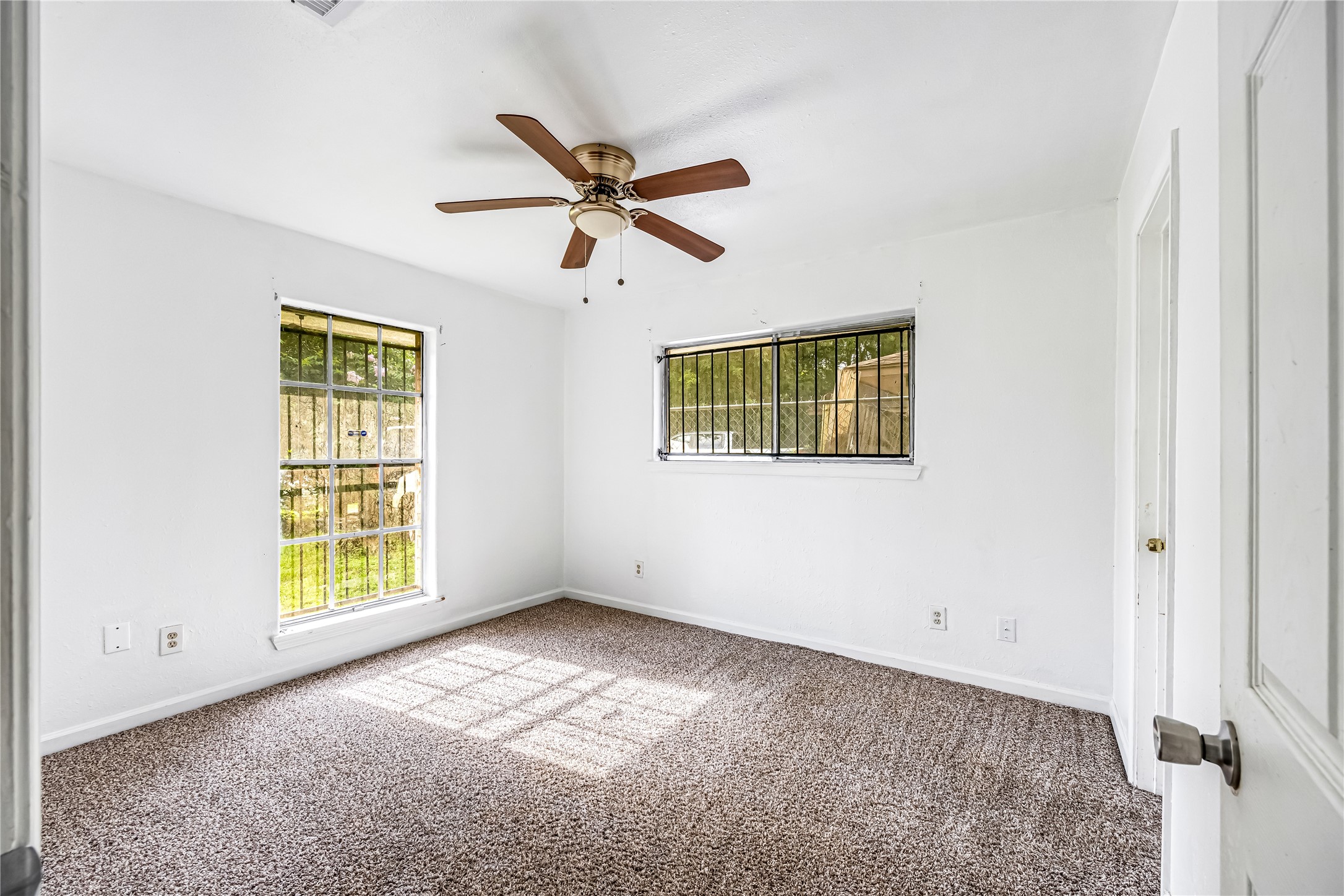 7707 Nordling Road Houston, TX 77037 - Photo 11 of 17