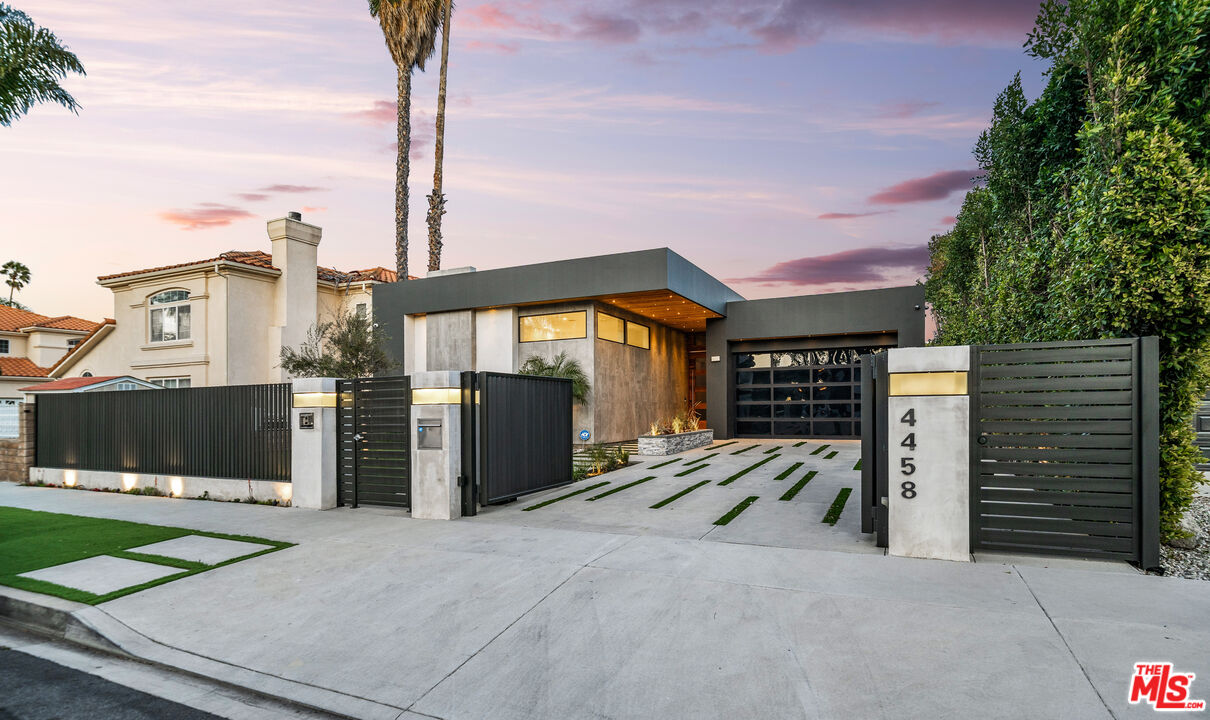 4458 Mammoth Avenue Sherman Oaks, CA 91423 - Photo 3 of 70