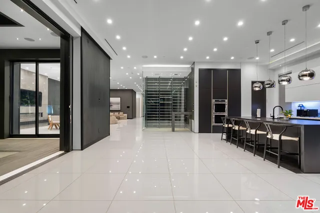 $21,500 | 4458 Mammoth Avenue, Sherman Oaks, CA 91423