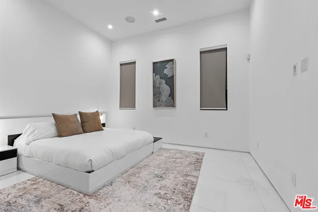 $21,500 | 4458 Mammoth Avenue, Sherman Oaks, CA 91423