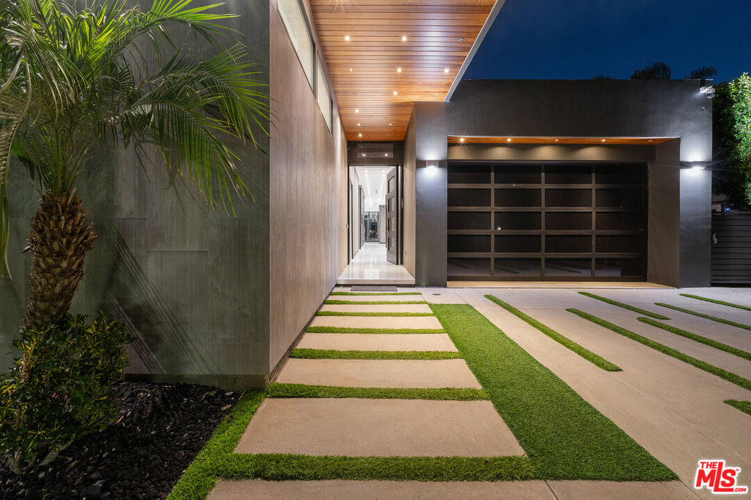 4458 Mammoth Avenue Sherman Oaks, CA 91423 - Photo 7 of 70