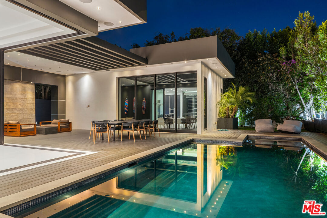 4458 Mammoth Avenue Sherman Oaks, CA 91423 - Photo 8 of 70