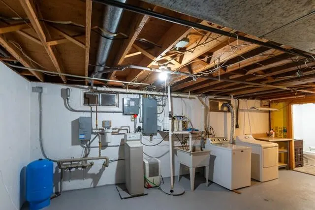 $479,900 | 1305 93rd Avenue, Somers, WI 53144